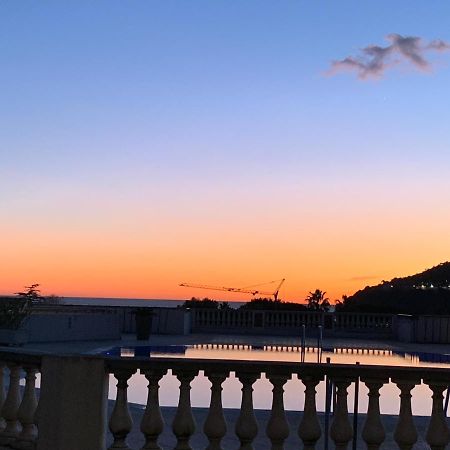 וילפראנש-סור-מר Appartement Agreable En Bord De Mer מראה חיצוני תמונה